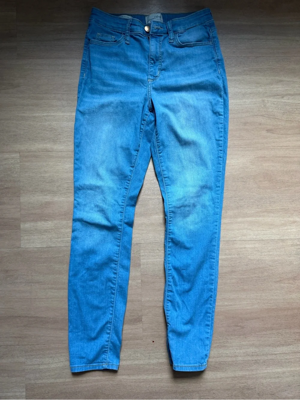 Universal Thread Women's Light Blue Skinny Jeans